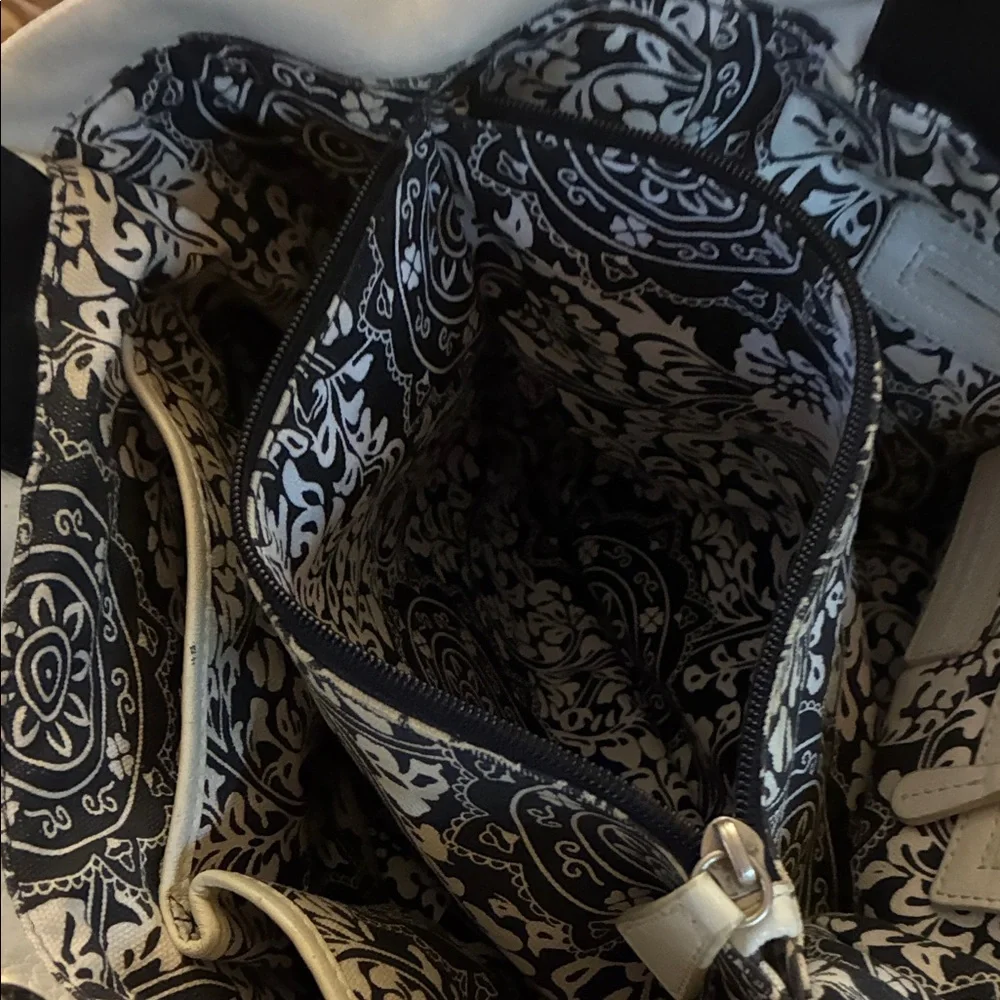 Audrey Brooke Black and Cream Tote Bag - Picture 6 of 9